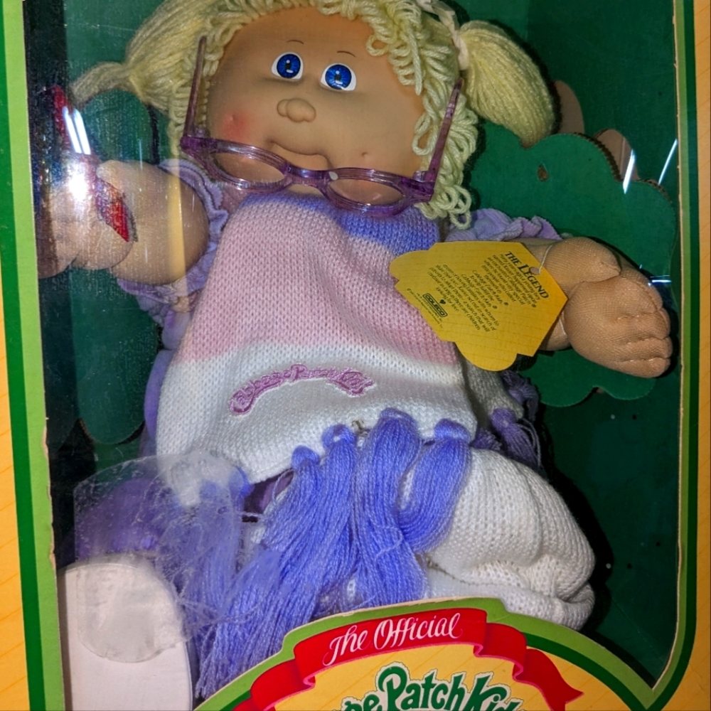 Cabbage Patch Kids, Girl Doll, Original 1984's Doll, Hard Find!!